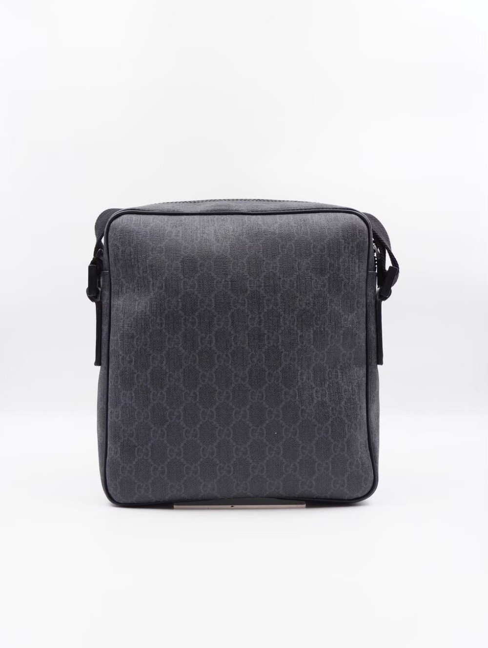 CJ64 💗 GUCCI GG Supreme Monogram Messenger Bag - Picture 2 of 12